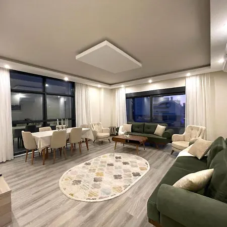 Daire Luxury Vacation Home,3R ,With Free Netflix, Wifi, Near Beach & Spa!