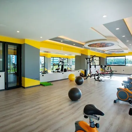 Luxury Vacation Home,3R ,With Free Netflix, Wifi, Near Beach & Spa! *