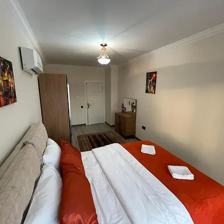 Luxury Vacation Home,3R ,With Free Netflix, Wifi, Near Beach & Spa! *