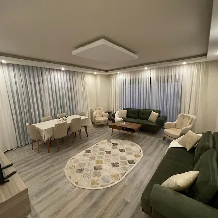 Luxury Vacation Home,3R ,With Free Netflix, Wifi, Near Beach & Spa! Appartement