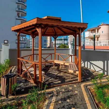 Luxury Vacation Home,3R ,With Free Netflix, Wifi, Near Beach & Spa! Appartement
